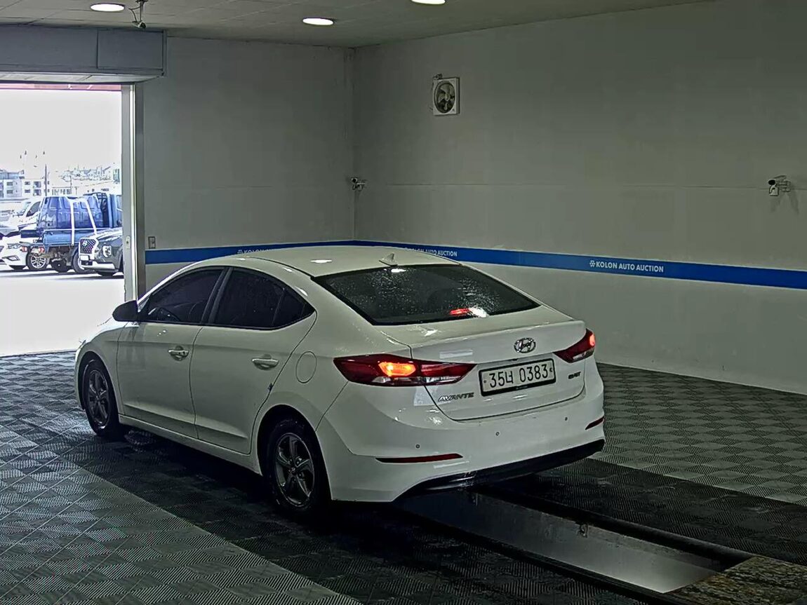 HYUNDAI AVANTE AD 1.6 DIESEL SMART 2017 - zdjęcie 6