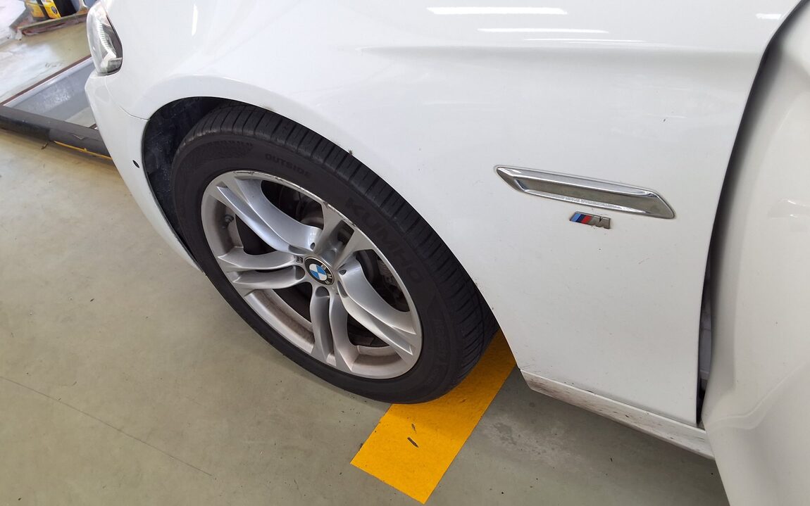 BMW 5 SERIES (6TH GEN) 520d M AERODYNAMIC PRO 2016 - zdjęcie 24