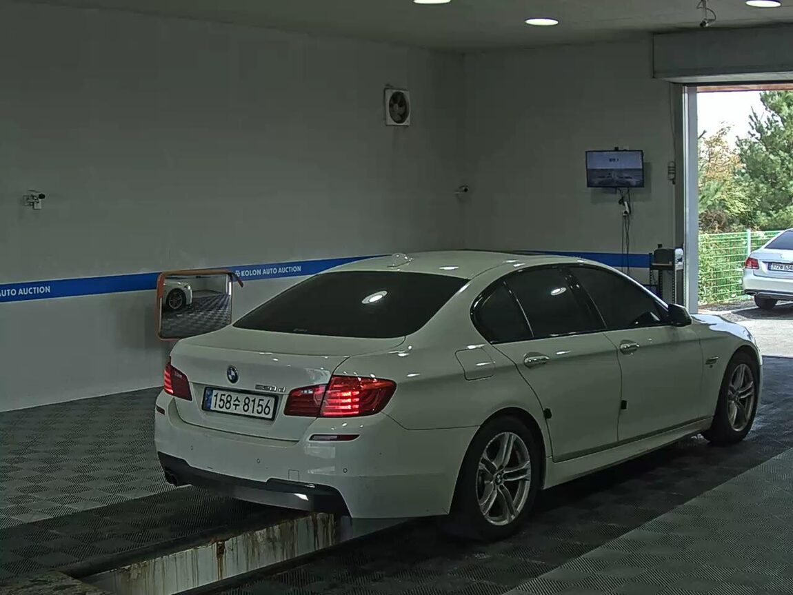 BMW 5 SERIES (6TH GEN) 520d M AERODYNAMIC PRO 2016 - zdjęcie 5