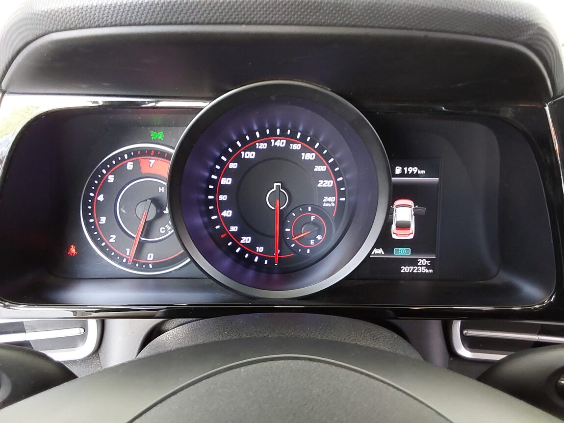HYUNDAI AVANTE (CN7) 1.6 GASOLINE MODERN 2021 - zdjęcie 9