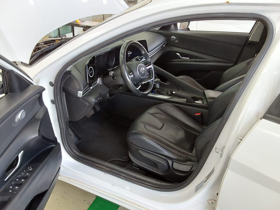 HYUNDAI AVANTE (CN7) 1.6 GASOLINE MODERN 2021 - zdjęcie 10