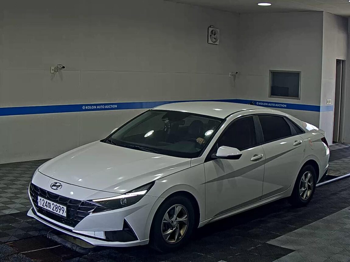 HYUNDAI AVANTE (CN7) 1.6 GASOLINE MODERN 2021 - zdjęcie 2