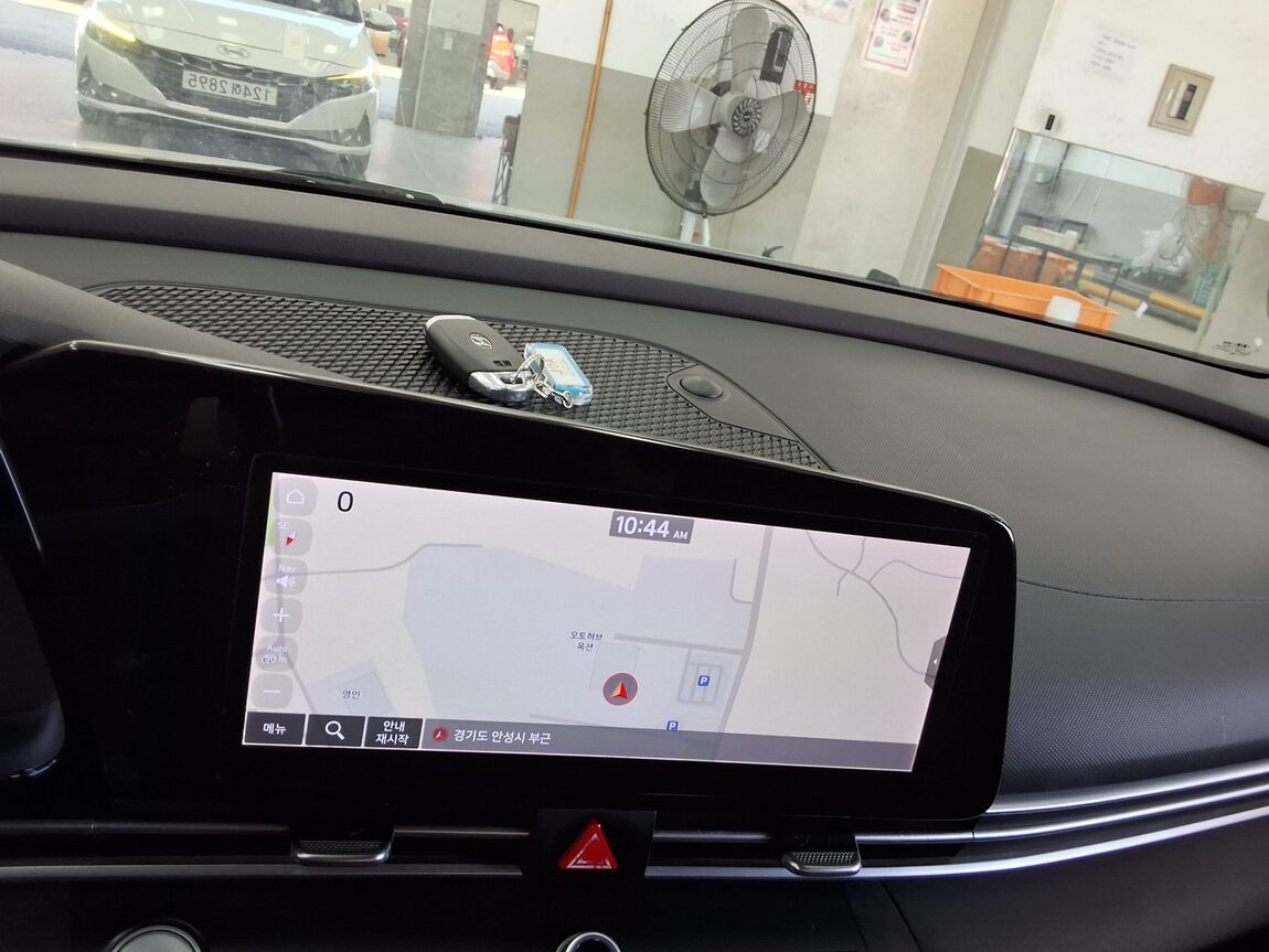 HYUNDAI AVANTE (CN7) 1.6 GASOLINE MODERN 2021 - zdjęcie 17