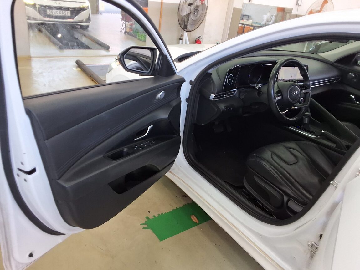 HYUNDAI AVANTE (CN7) 1.6 GASOLINE MODERN 2021 - zdjęcie 10