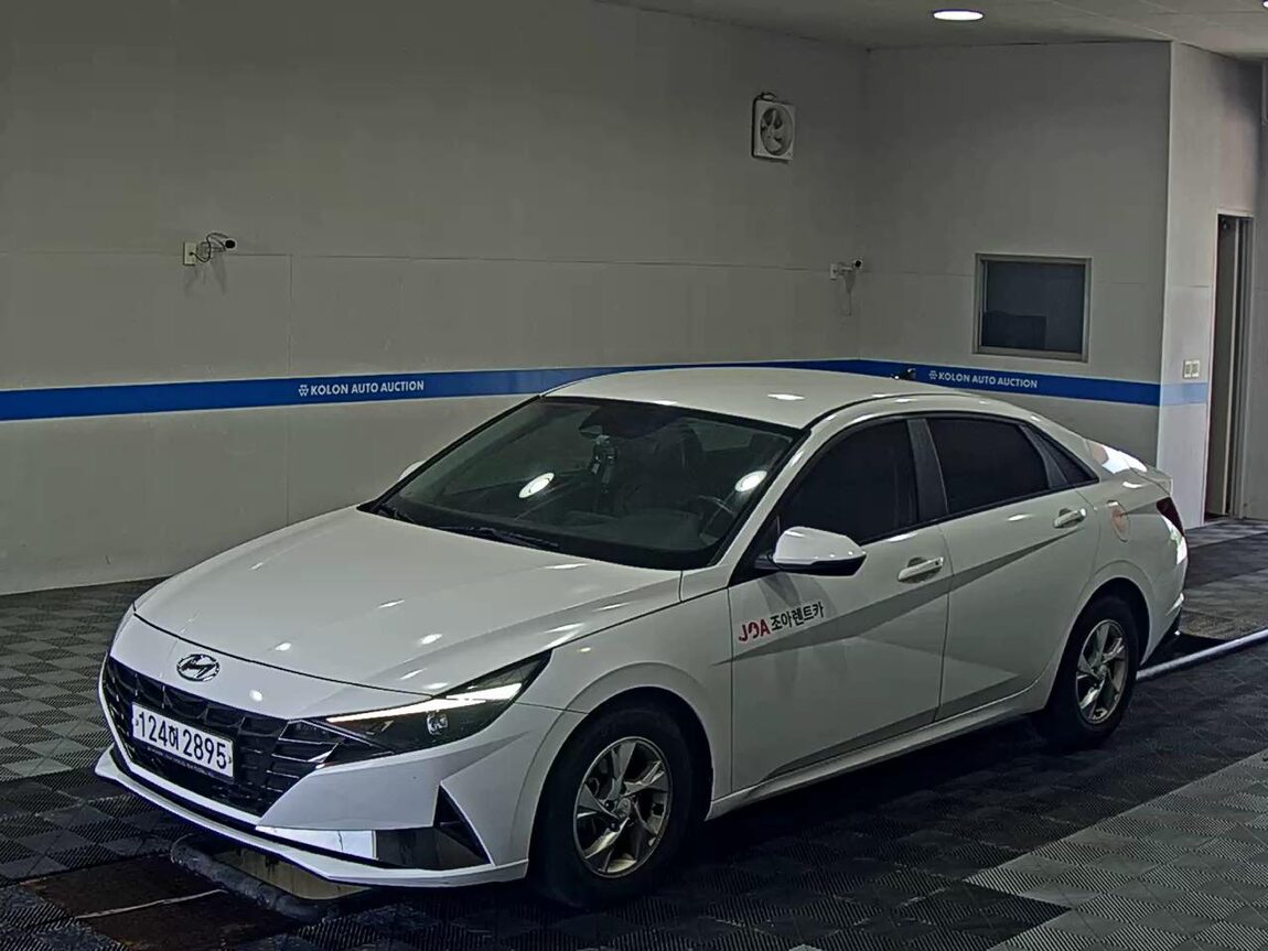 HYUNDAI AVANTE (CN7) 1.6 GASOLINE MODERN 2021 - zdjęcie 2
