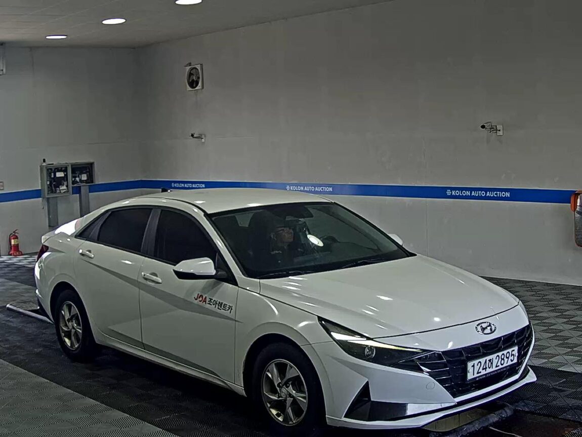 HYUNDAI AVANTE (CN7) 1.6 GASOLINE MODERN 2021 - zdjęcie 3