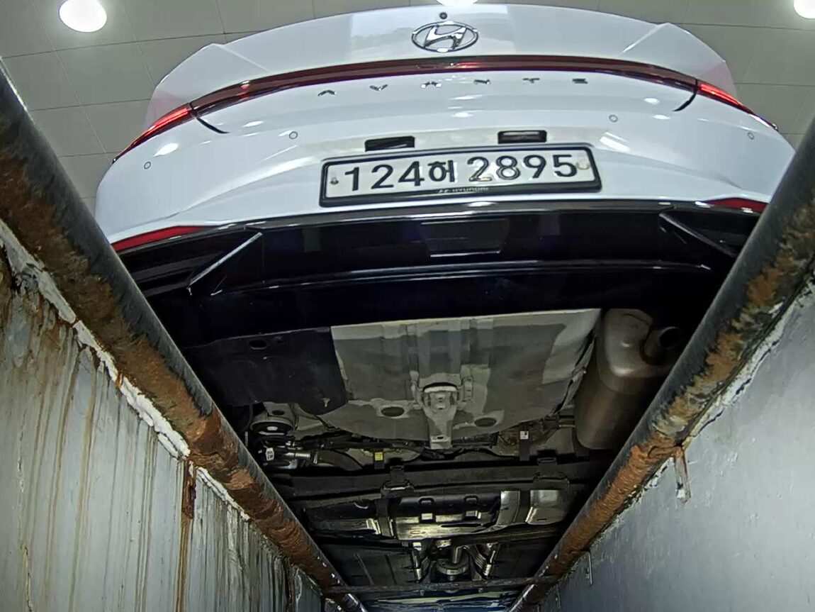 HYUNDAI AVANTE (CN7) 1.6 GASOLINE MODERN 2021 - zdjęcie 8