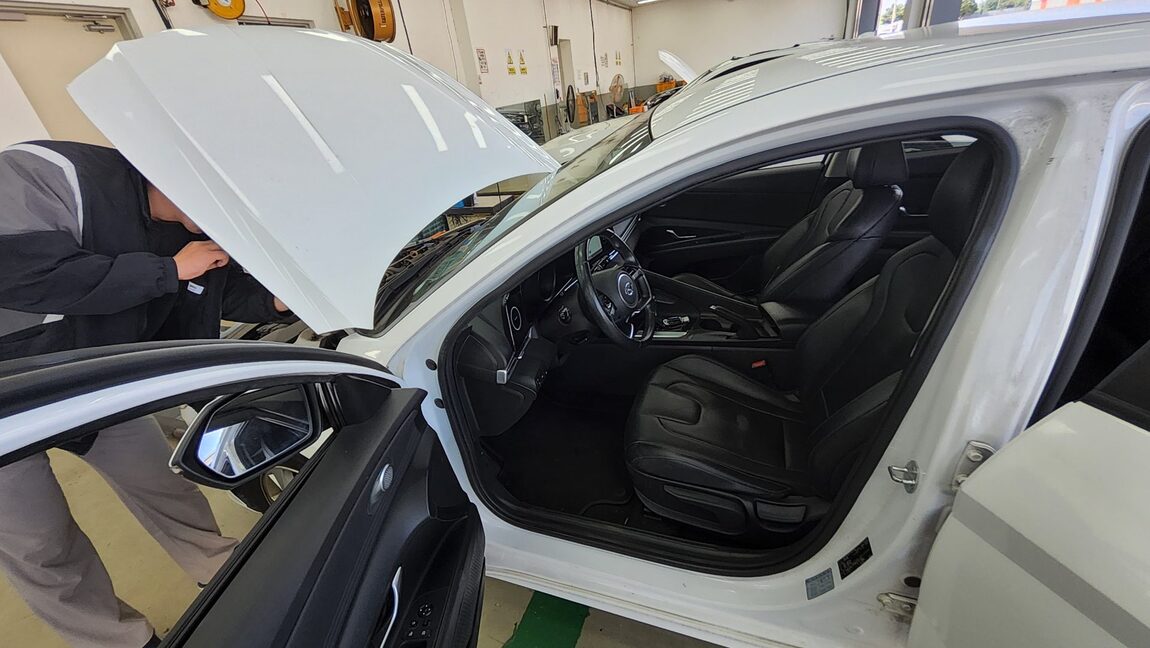 HYUNDAI AVANTE (CN7) 1.6 GASOLINE MODERN 2021 - zdjęcie 10