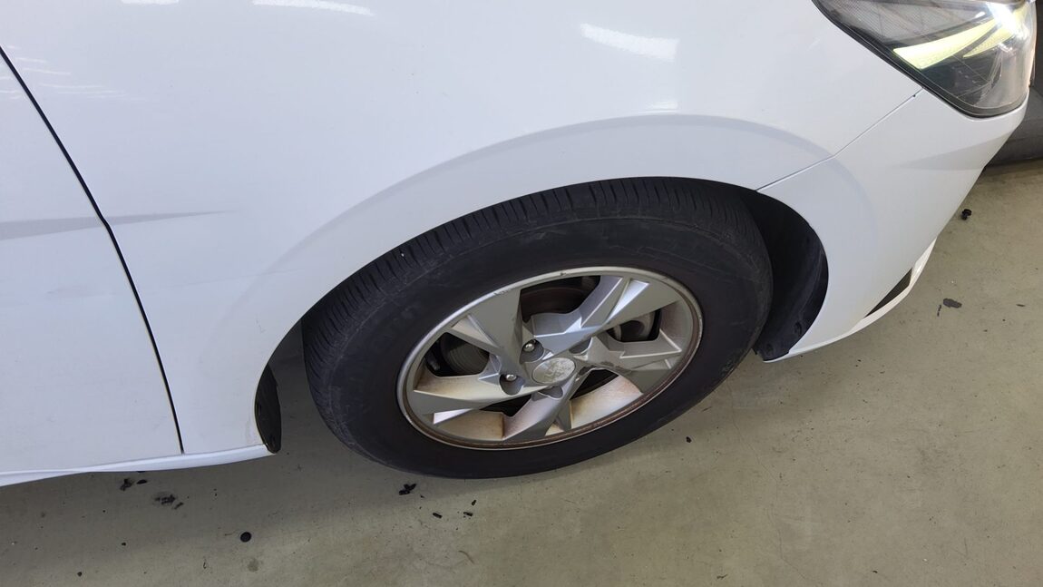 HYUNDAI AVANTE (CN7) 1.6 GASOLINE MODERN 2021 - zdjęcie 25