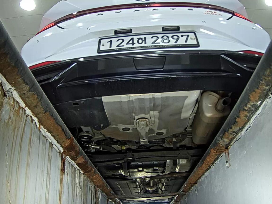 HYUNDAI AVANTE (CN7) 1.6 GASOLINE MODERN 2021 - zdjęcie 8