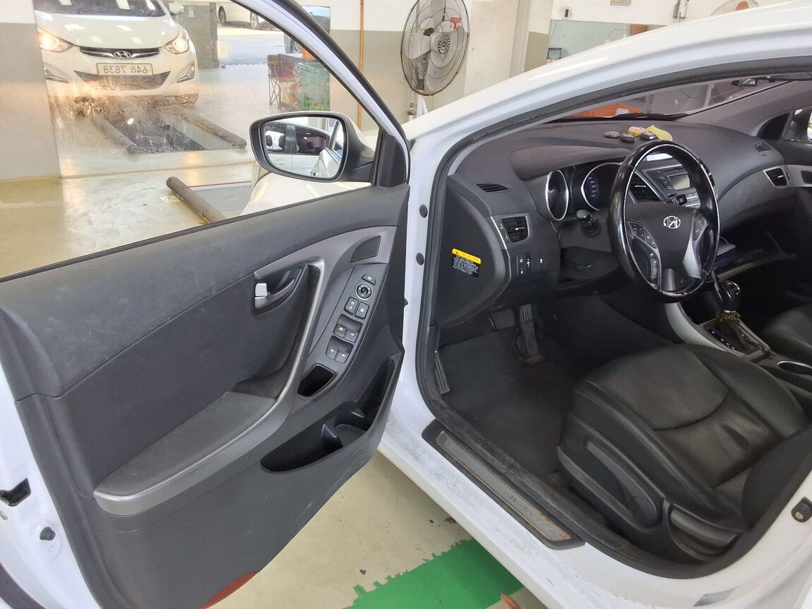 HYUNDAI THE NEW AVANTE MD 1.6 GDi MODERN 2015 - zdjęcie 10