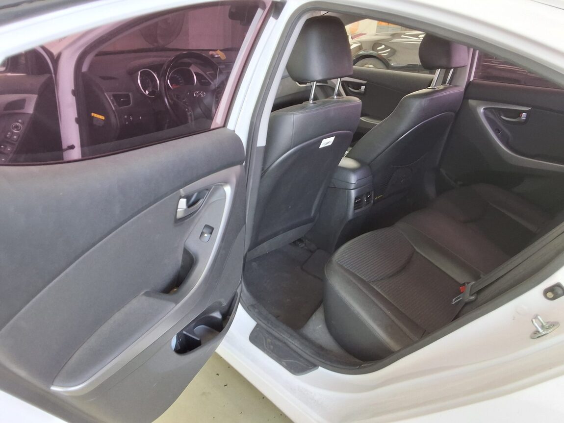HYUNDAI THE NEW AVANTE MD 1.6 GDi MODERN 2015 - zdjęcie 12