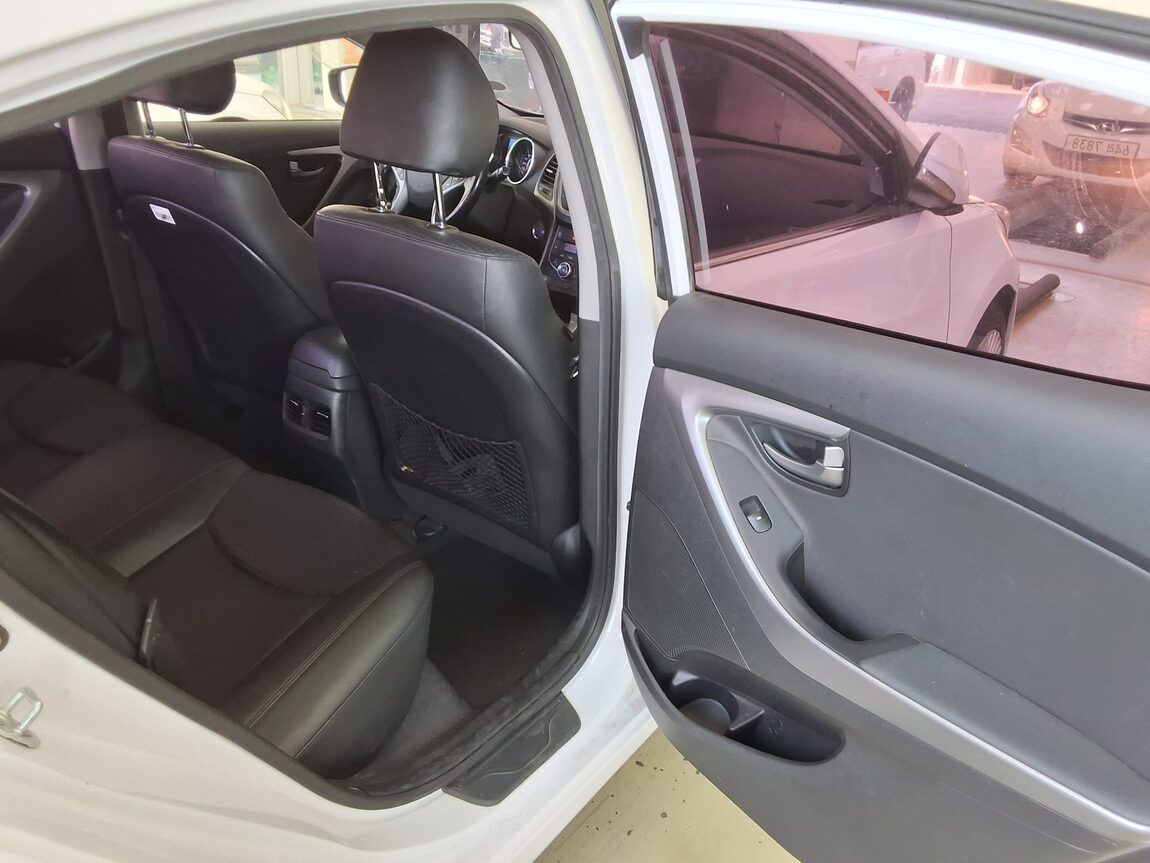 HYUNDAI THE NEW AVANTE MD 1.6 GDi MODERN 2015 - zdjęcie 13