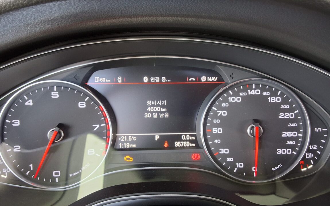 AUDI A6 (4TH GEN) 3.0 TFSI QUATTRO DYNAMIC LED PACK 2013 - zdjęcie 9