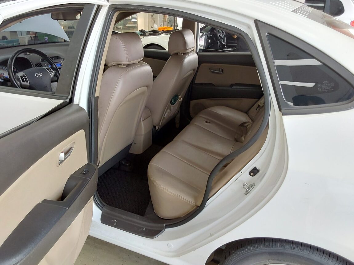 HYUNDAI AVANTE HD 1.6 VVT S16 LUXURY 2008 - zdjęcie 12