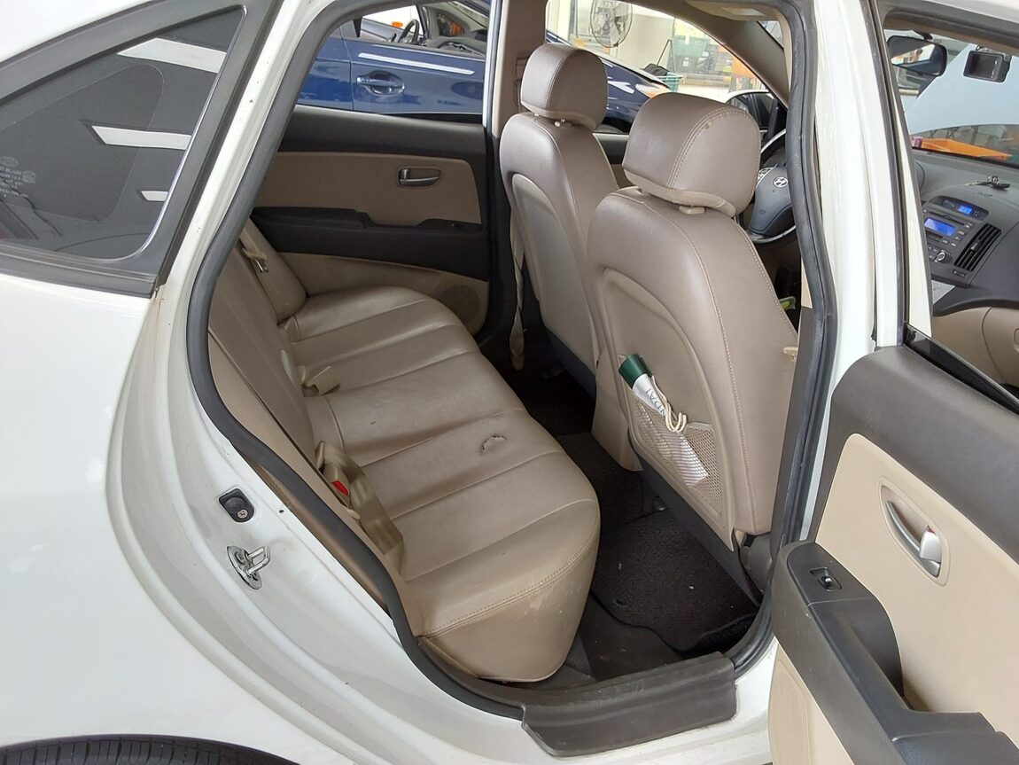 HYUNDAI AVANTE HD 1.6 VVT S16 LUXURY 2008 - zdjęcie 13