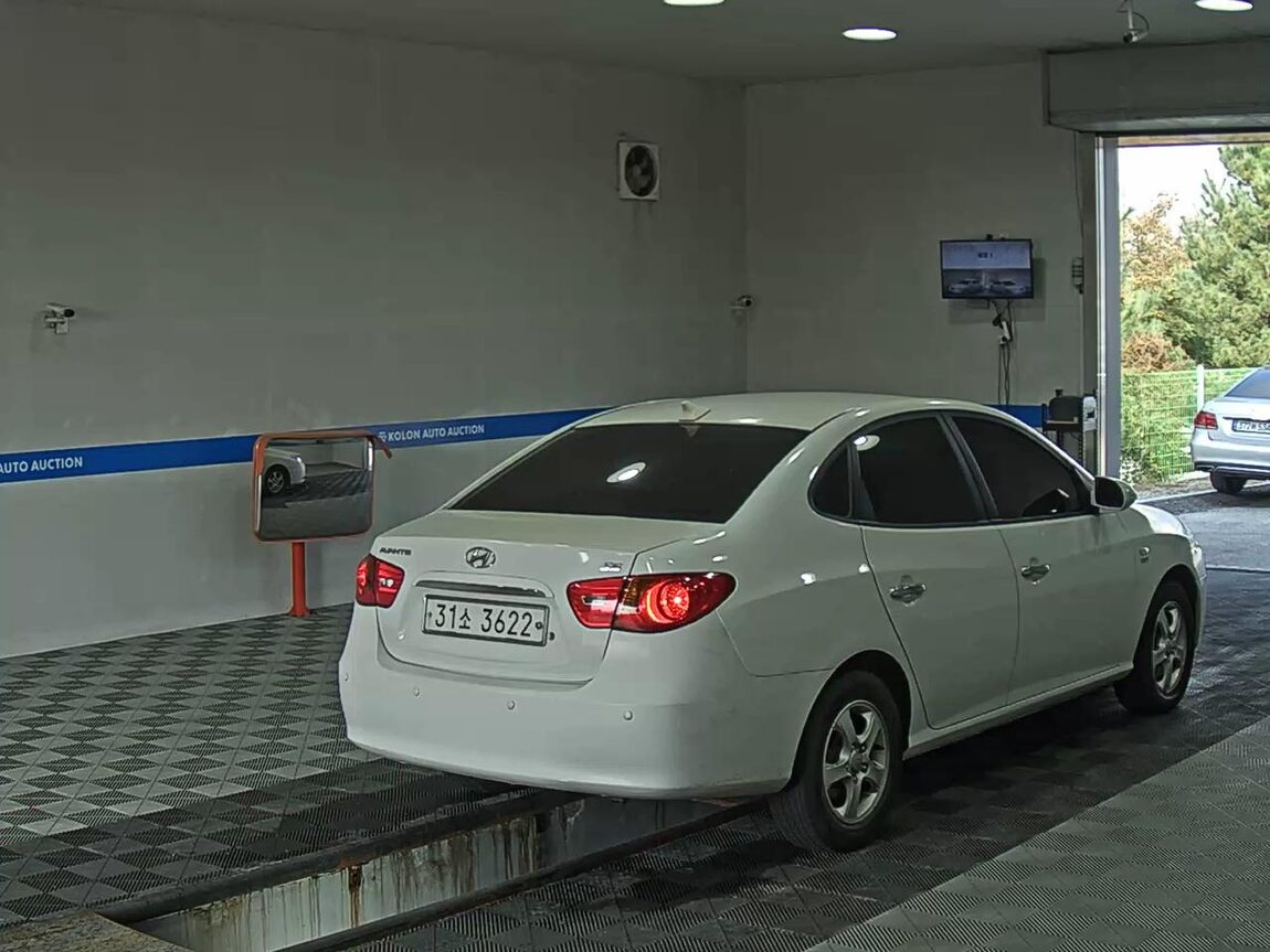 HYUNDAI AVANTE HD 1.6 VVT S16 LUXURY 2008 - zdjęcie 5