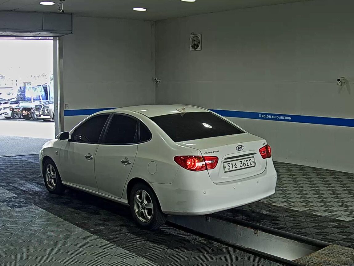 HYUNDAI AVANTE HD 1.6 VVT S16 LUXURY 2008 - zdjęcie 6