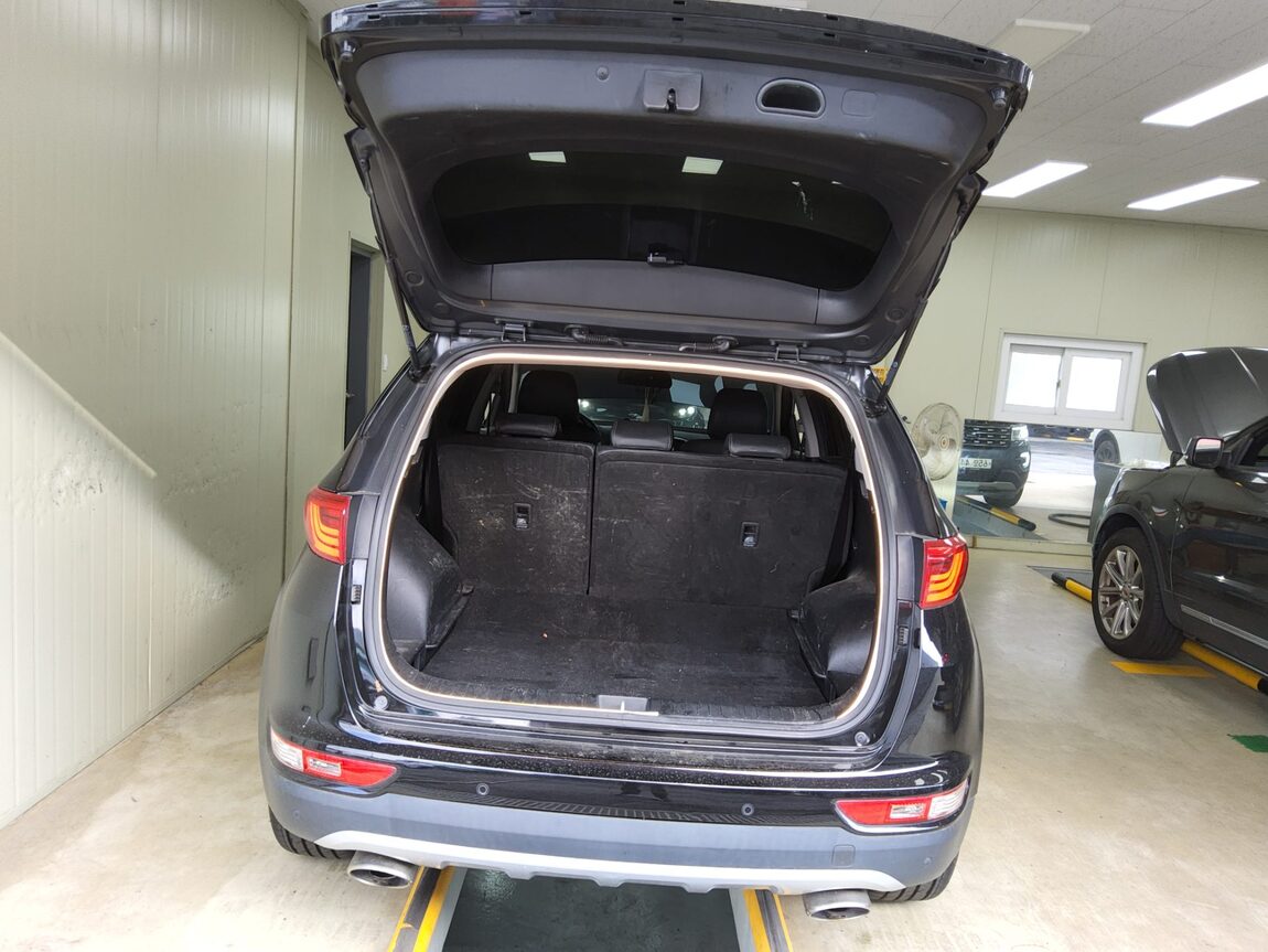 KIA NEW SPORTAGE R2.0 2WD NOBLESSE PLUS 2018 - zdjęcie 15