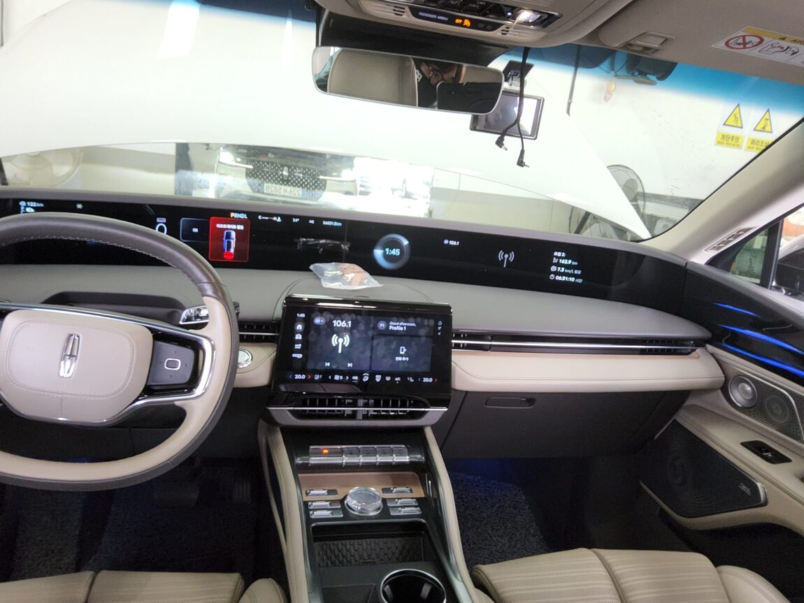 LINCOLN NAUTILUS (2ND GEN) 2.0 4WD RESERVE 2024 - zdjęcie 11