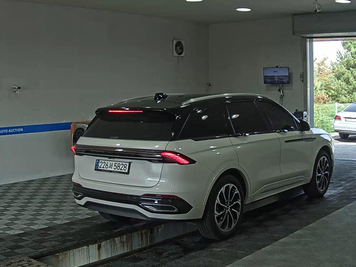 LINCOLN NAUTILUS (2ND GEN) 2.0 4WD RESERVE 2024 - zdjęcie 5