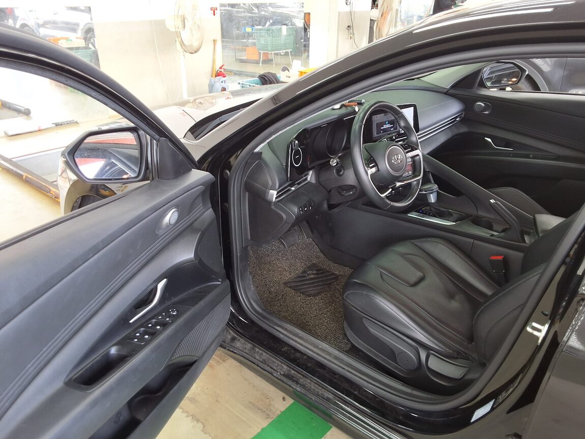 HYUNDAI AVANTE (CN7) 1.6 GASOLINE MODERN 2021 - zdjęcie 10