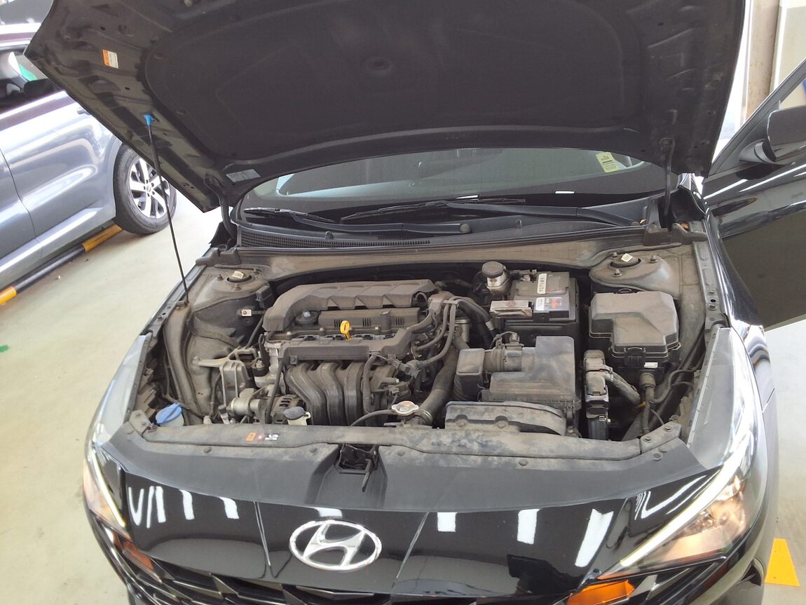 HYUNDAI AVANTE (CN7) 1.6 GASOLINE MODERN 2021 - zdjęcie 18