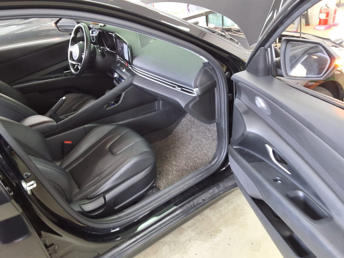 HYUNDAI AVANTE (CN7) 1.6 GASOLINE MODERN 2021 - zdjęcie 14