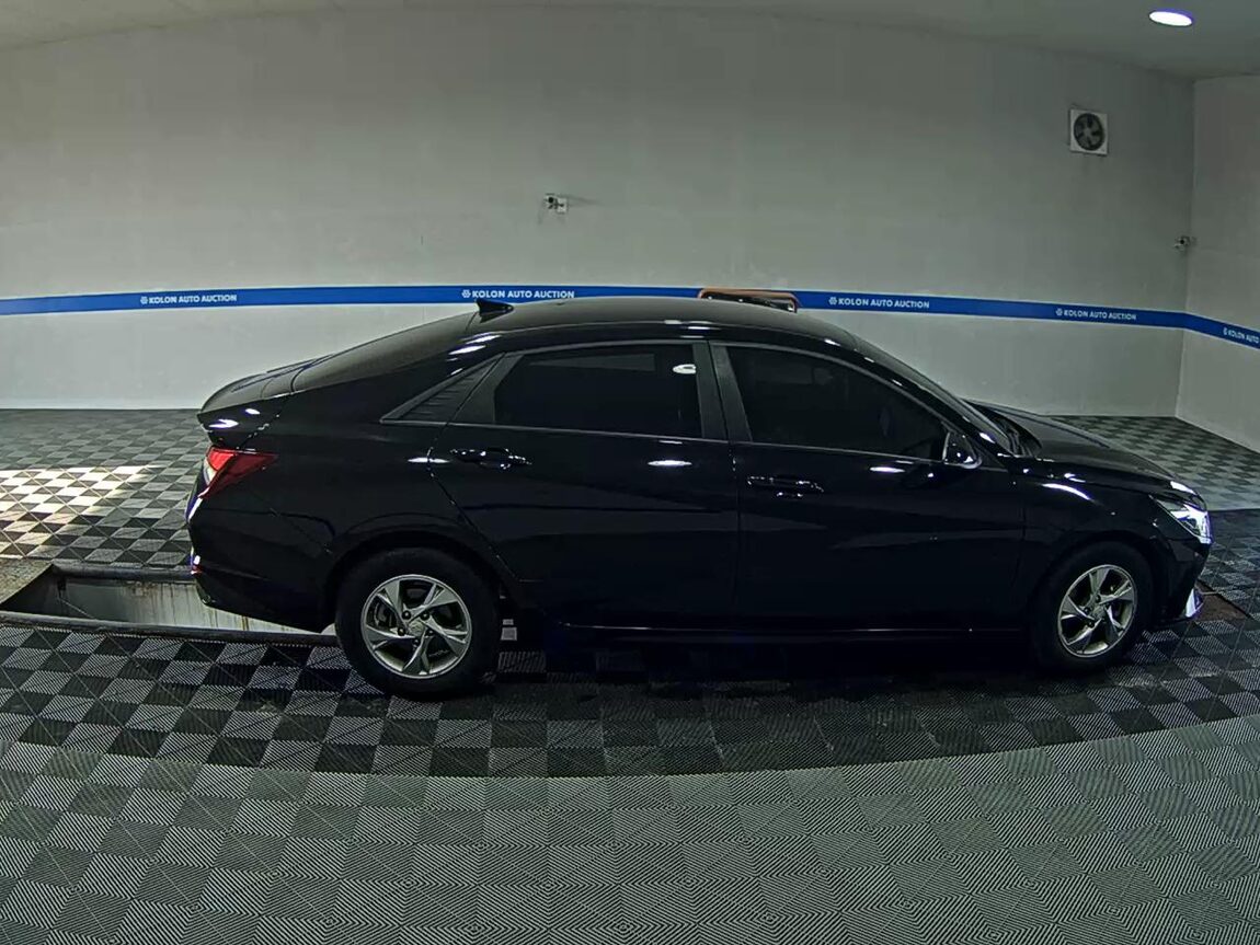 HYUNDAI AVANTE (CN7) 1.6 GASOLINE MODERN 2021 - zdjęcie 4