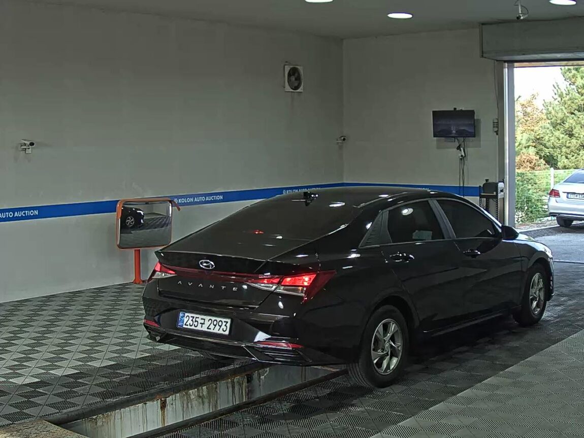 HYUNDAI AVANTE (CN7) 1.6 GASOLINE MODERN 2021 - zdjęcie 5
