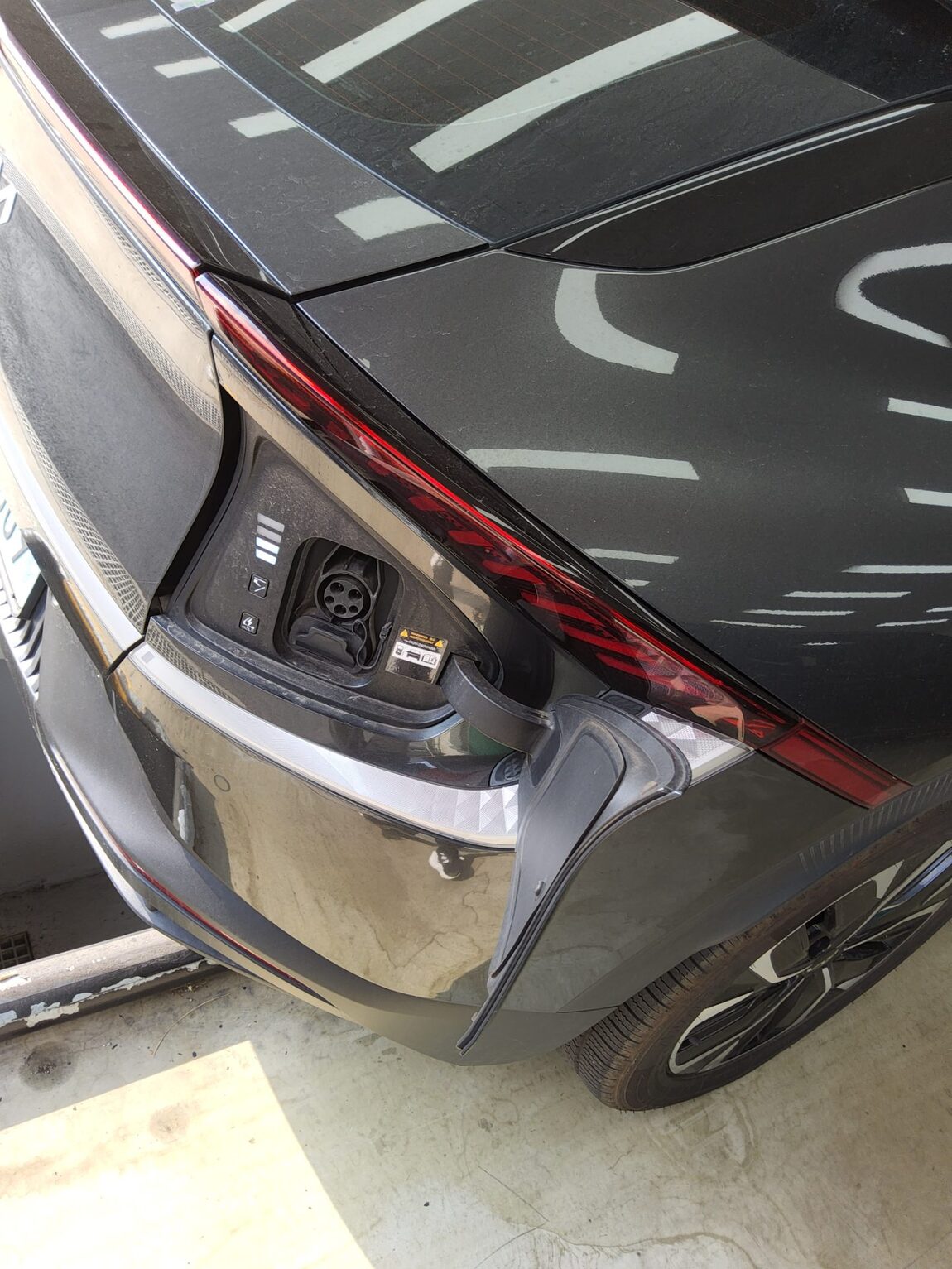 KIA EV6 LONG RANGE 4WD AIR 2023 - zdjęcie 27