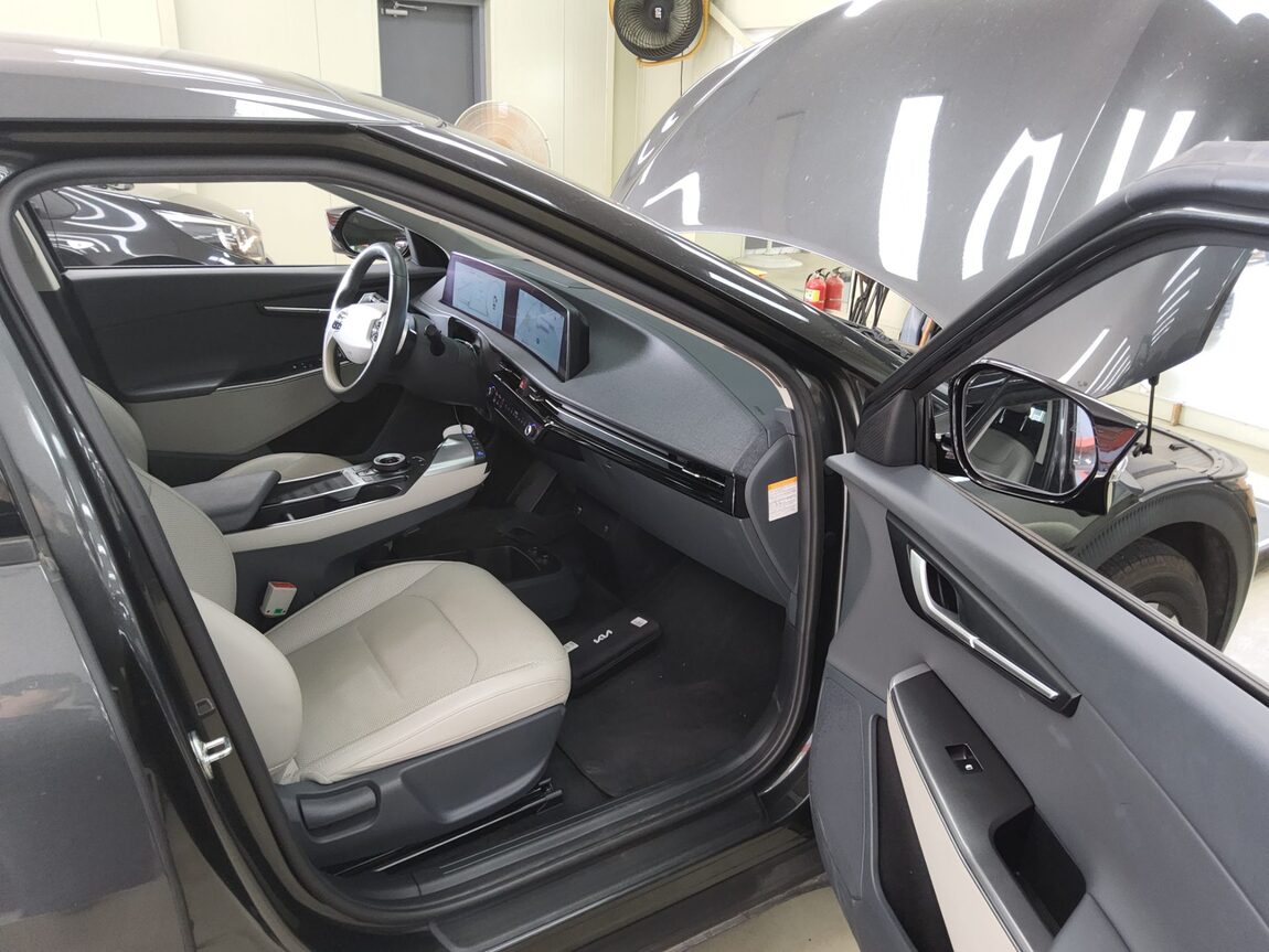 KIA EV6 LONG RANGE 4WD AIR 2023 - zdjęcie 14