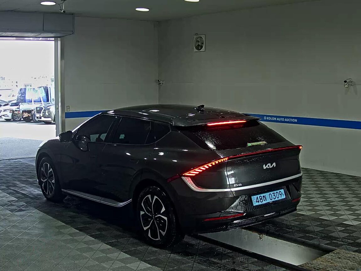KIA EV6 LONG RANGE 4WD AIR 2023 - zdjęcie 6