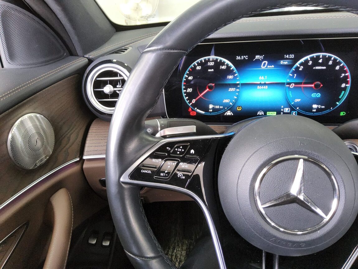 MERCEDES-BENZ E-CLASS (5TH GEN) E300e 4MATIC EXCLUSIVE 2021 - zdjęcie 17