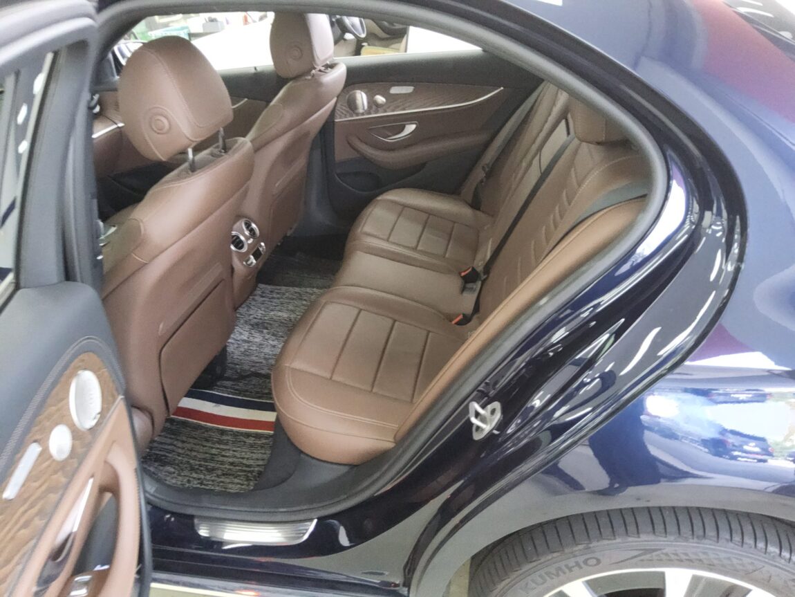MERCEDES-BENZ E-CLASS (5TH GEN) E300e 4MATIC EXCLUSIVE 2021 - zdjęcie 12
