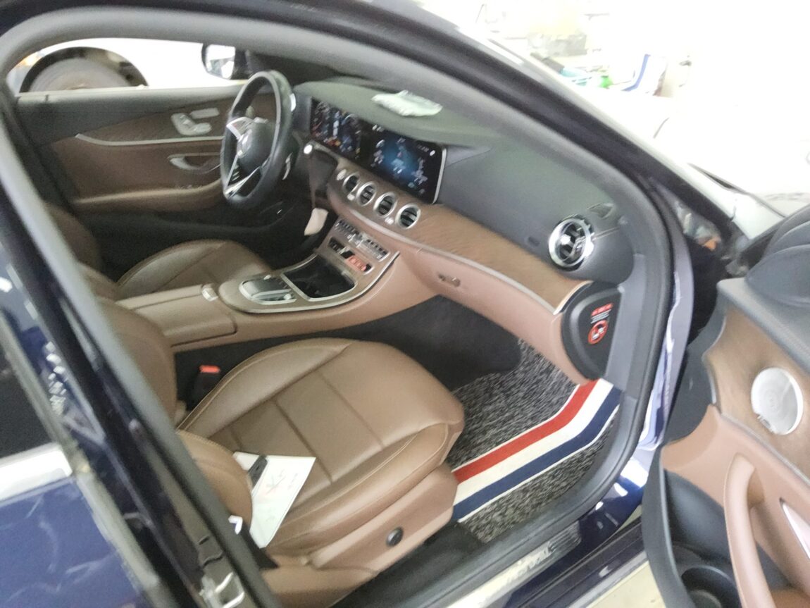 MERCEDES-BENZ E-CLASS (5TH GEN) E300e 4MATIC EXCLUSIVE 2021 - zdjęcie 14