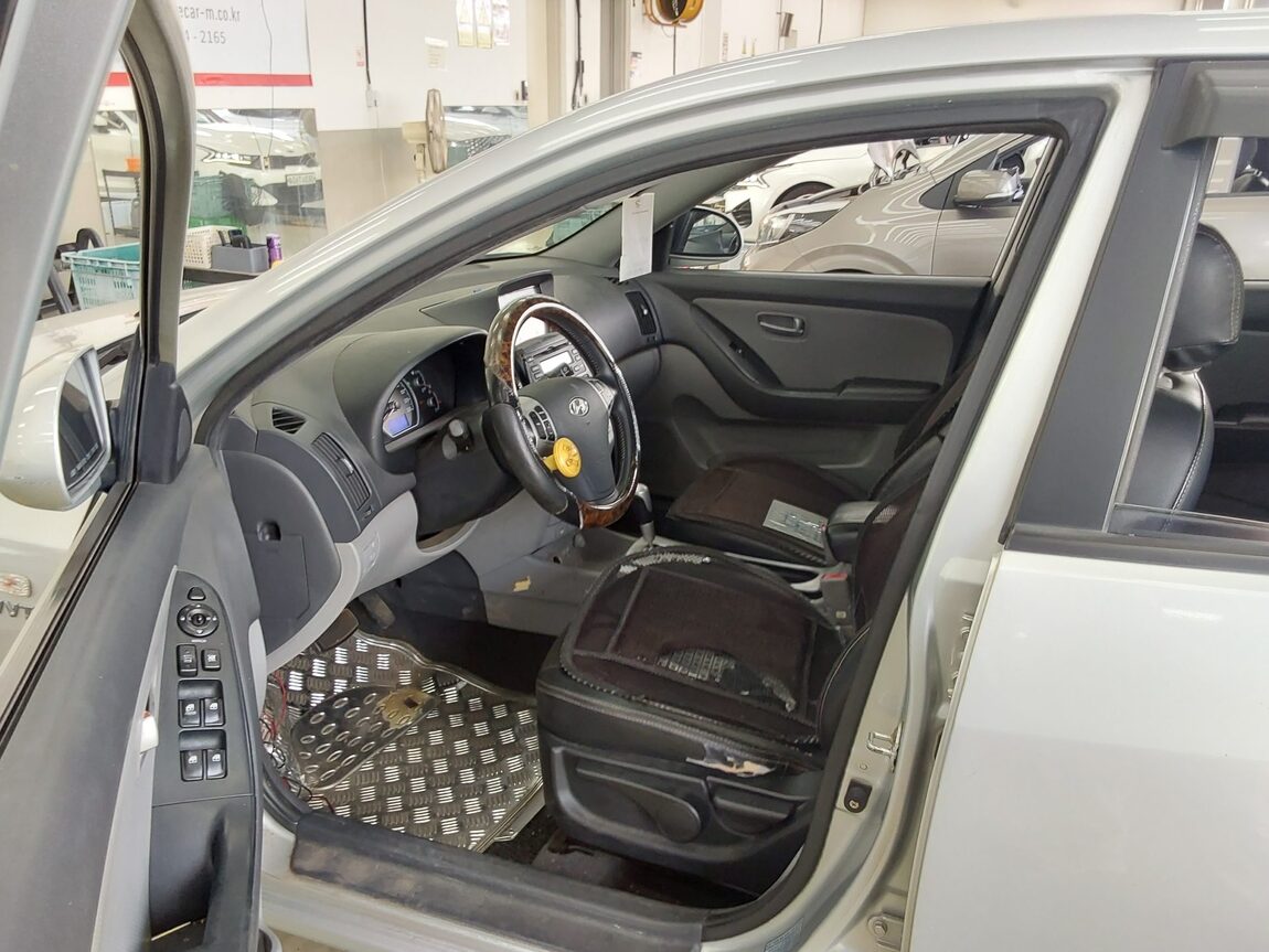 HYUNDAI AVANTE HD 1.6 VVT S16 LUXURY 2008 - zdjęcie 10