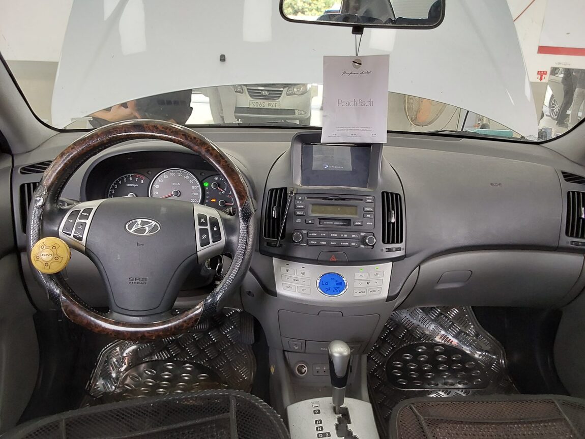 HYUNDAI AVANTE HD 1.6 VVT S16 LUXURY 2008 - zdjęcie 11