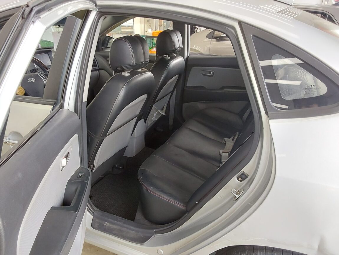 HYUNDAI AVANTE HD 1.6 VVT S16 LUXURY 2008 - zdjęcie 12