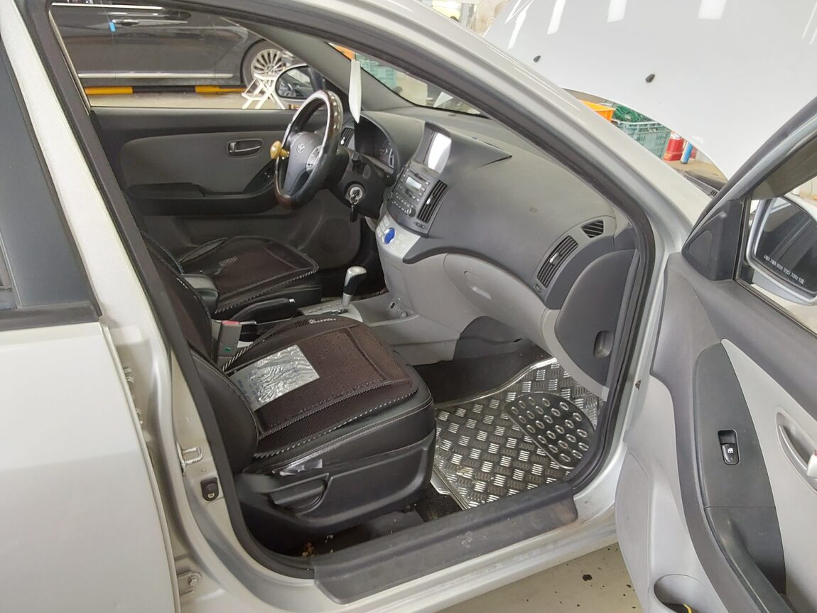 HYUNDAI AVANTE HD 1.6 VVT S16 LUXURY 2008 - zdjęcie 14
