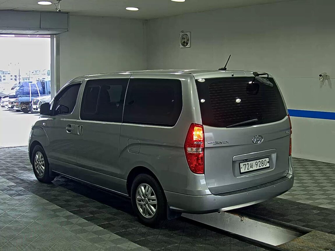 HYUNDAI GRAND STAREX 11-SEATER DIESEL SMART 2016 - zdjęcie 6