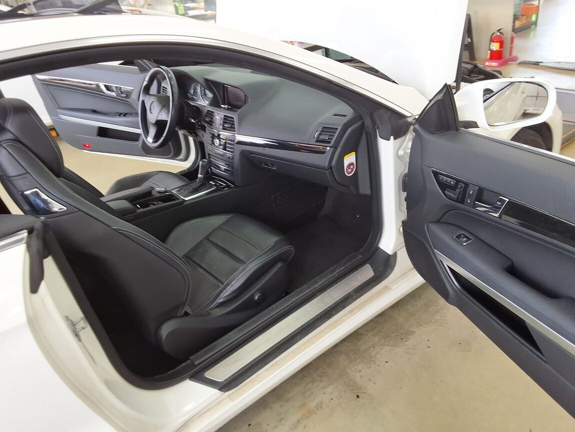 MERCEDES-BENZ E-CLASS (4TH GEN) COUPE E350 2010 - zdjęcie 14