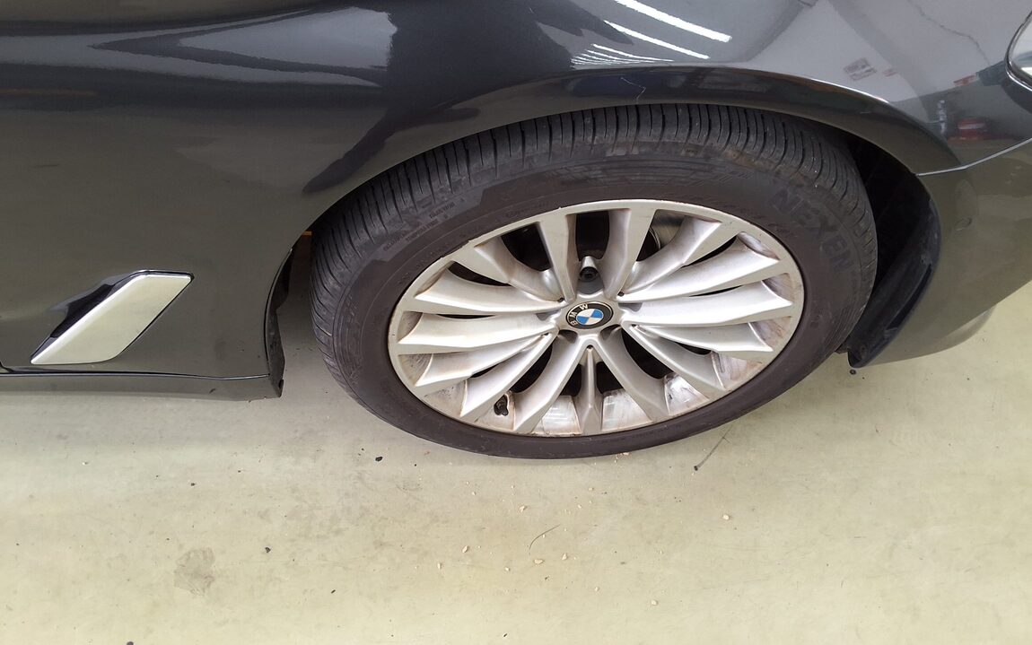 BMW 5 SERIES (7TH GEN) 520d LUXURY LINE PLUS 2018 - zdjęcie 27