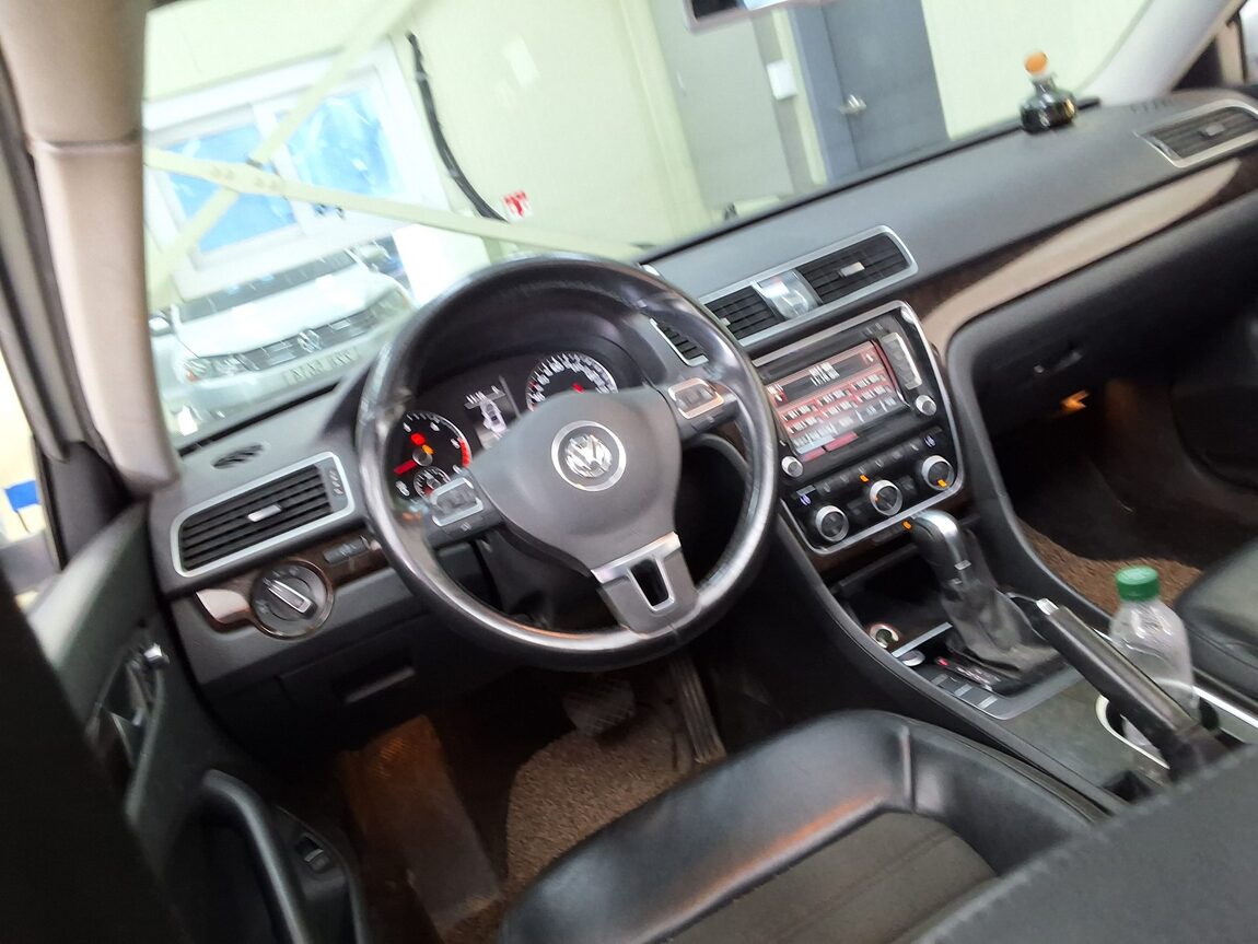 VOLKSWAGEN THE NEW PASSAT (7TH GEN) 2.0 TDI 2015 - zdjęcie 12
