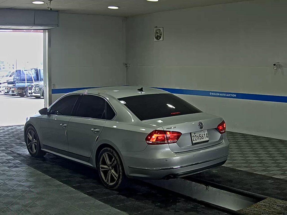 VOLKSWAGEN THE NEW PASSAT (7TH GEN) 2.0 TDI 2015 - zdjęcie 6