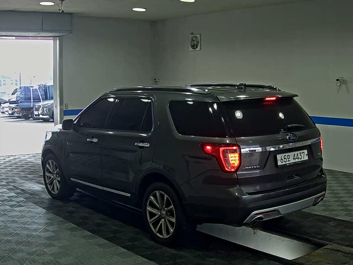 FORD EXPLORER (5TH GEN) 2.3 AWD LIMITED 2017 - zdjęcie 6