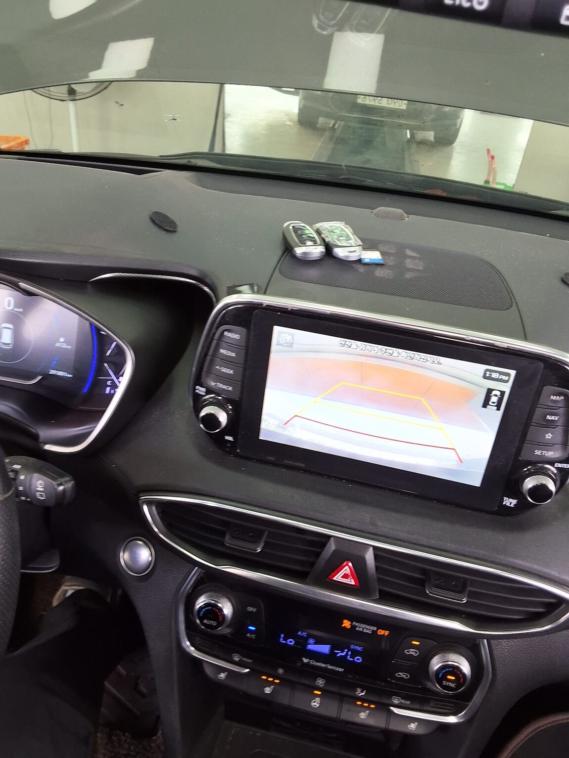 HYUNDAI SANTA FE (TM) R2.0 2WD EXCLUSIVE SPECIAL 2019 - zdjęcie 17
