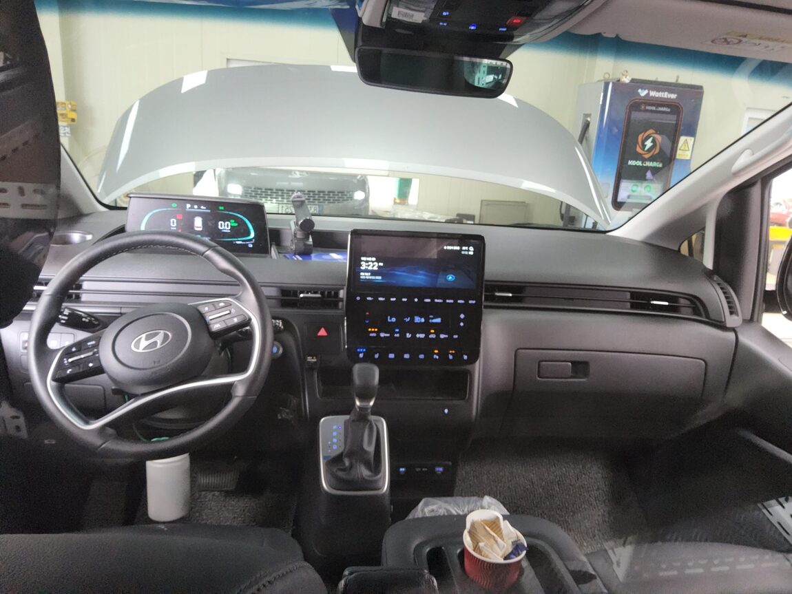 HYUNDAI STARIA HYBRID 1.6 HEV CARGO 3-SEATER MODERN 2025 - zdjęcie 11