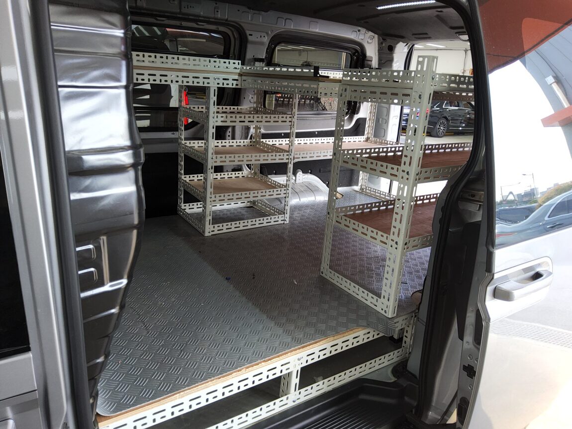 HYUNDAI STARIA HYBRID 1.6 HEV CARGO 3-SEATER MODERN 2025 - zdjęcie 12