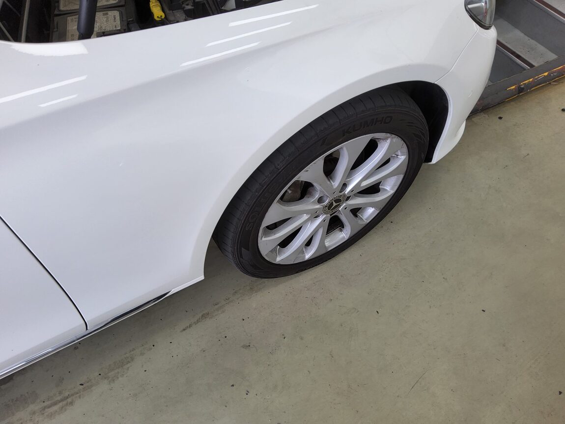 MERCEDES-BENZ E-CLASS (5TH GEN) E300 4MATIC EXCLUSIVE 2020 - zdjęcie 24